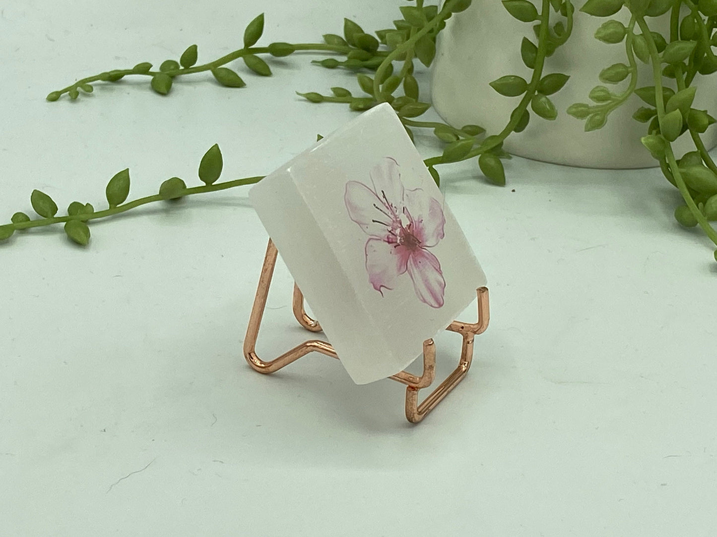 Gorgeous flower pattern on Selenite/Gypsum/Satin Spar small sized charging plate, Approx 55mm, cleansing and recharging,