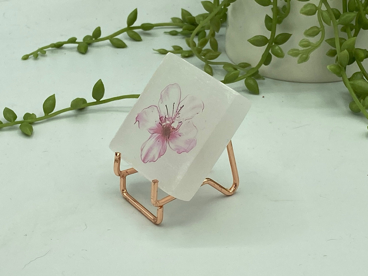 Gorgeous flower pattern on Selenite/Gypsum/Satin Spar small sized charging plate, Approx 55mm, cleansing and recharging,