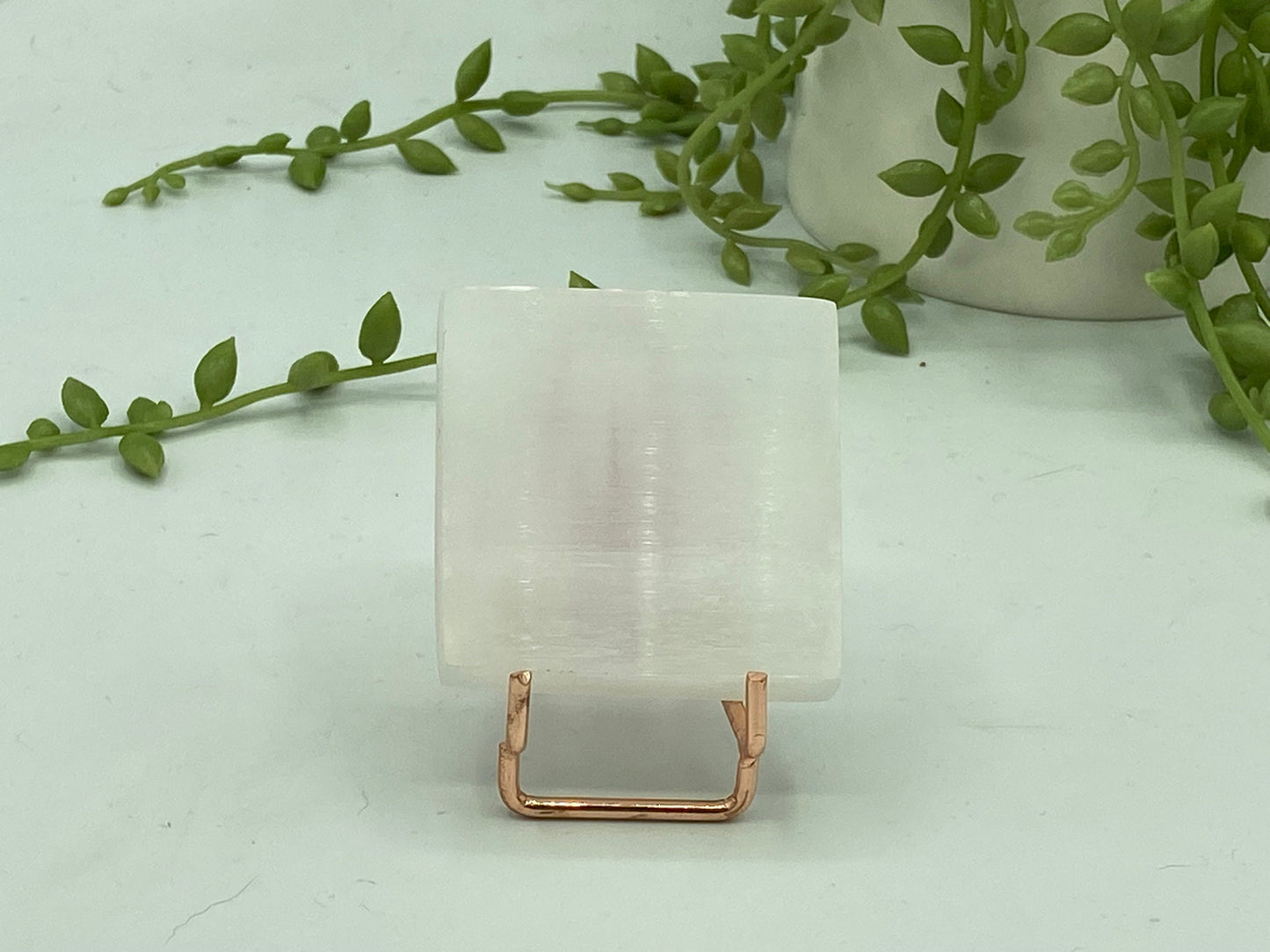 Gorgeous flower pattern on Selenite/Gypsum/Satin Spar small sized charging plate, Approx 55mm, cleansing and recharging,