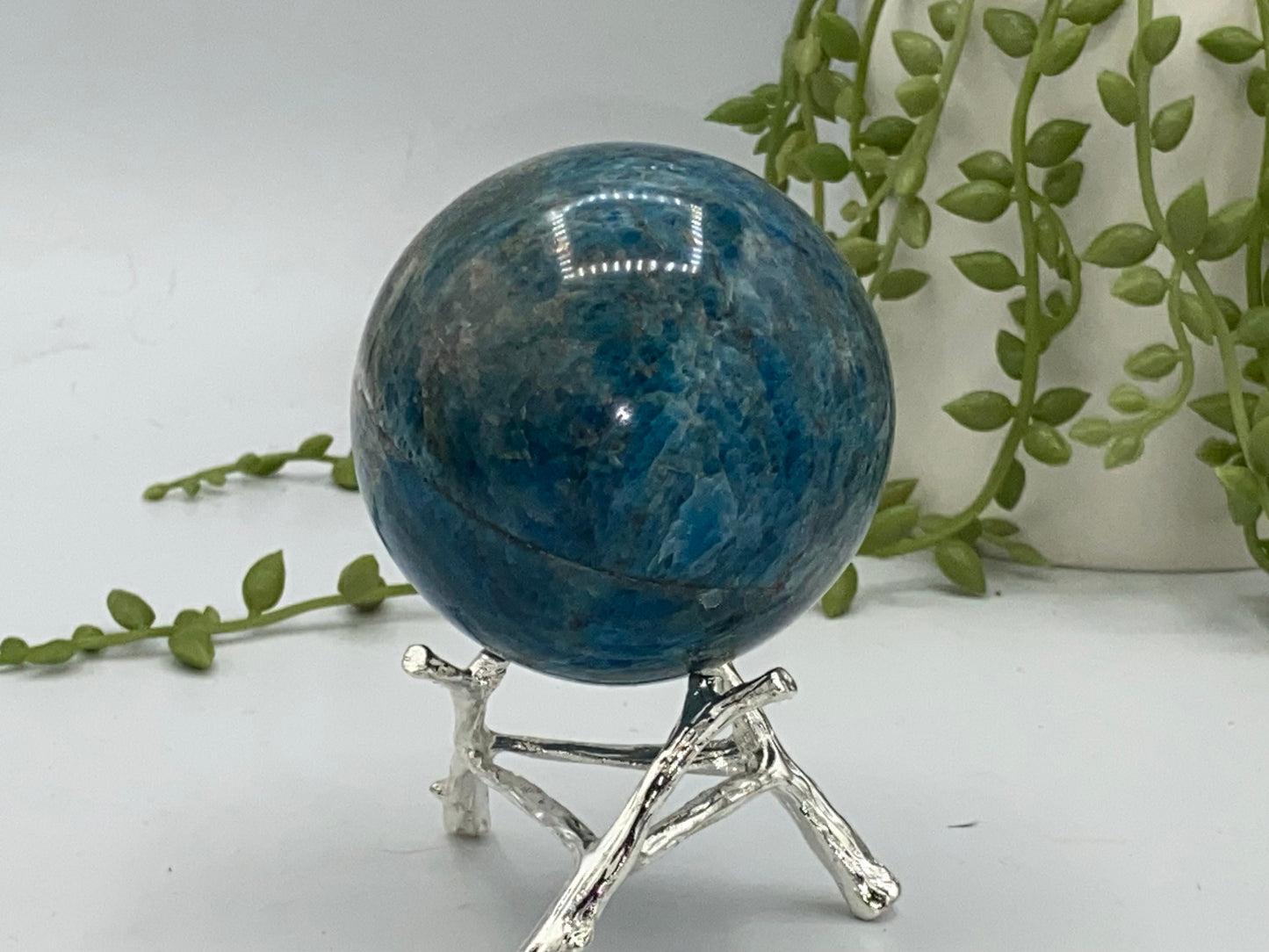 Natural Apatite Ball,Quartz Crystal Sphere ,Crystal Gifts,Divination Ball,Mineral Specimen,Reiki Healing cats eye Apatite, moroxite
