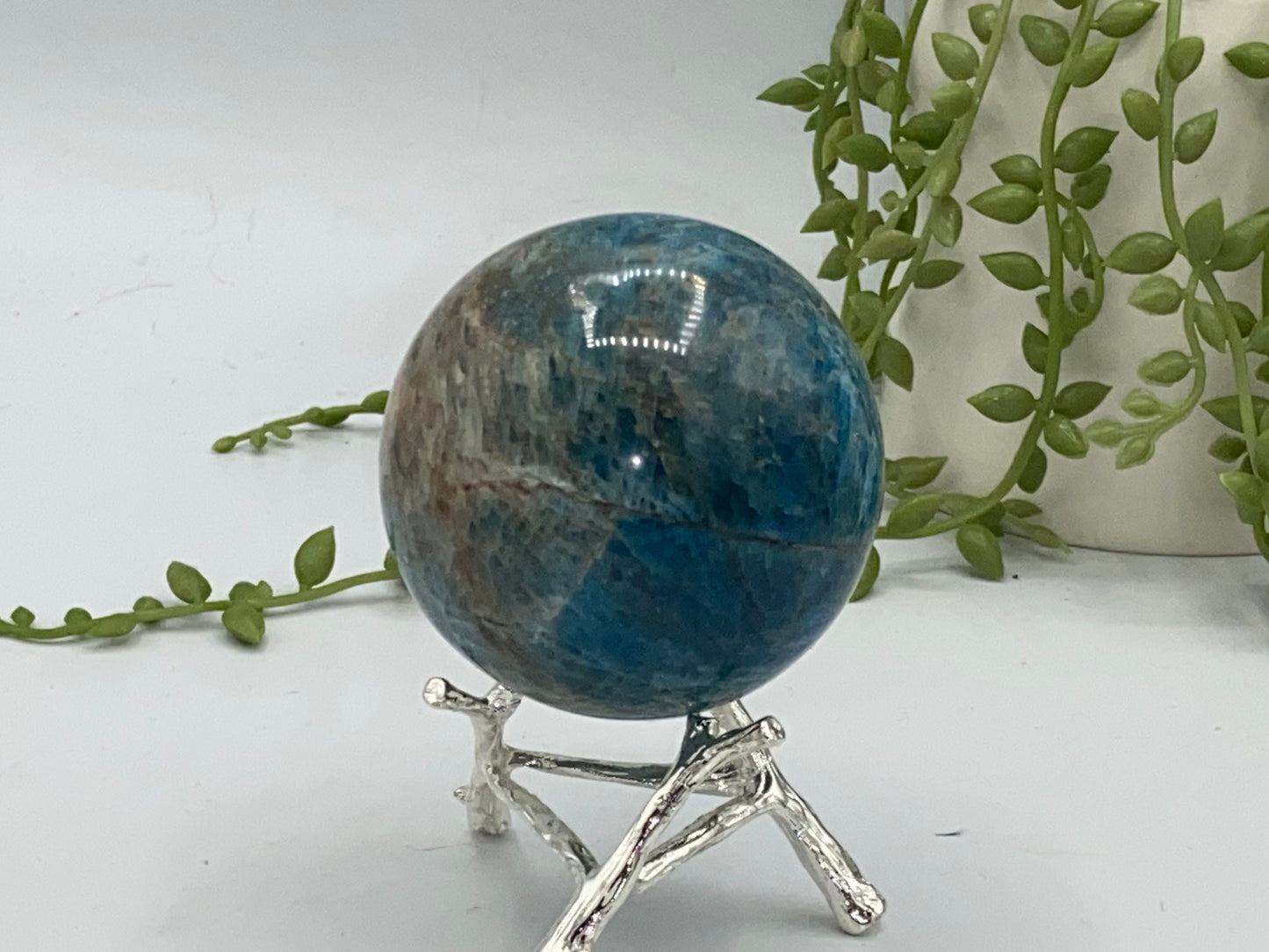 Natural Apatite Ball,Quartz Crystal Sphere ,Crystal Gifts,Divination Ball,Mineral Specimen,Reiki Healing cats eye Apatite, moroxite