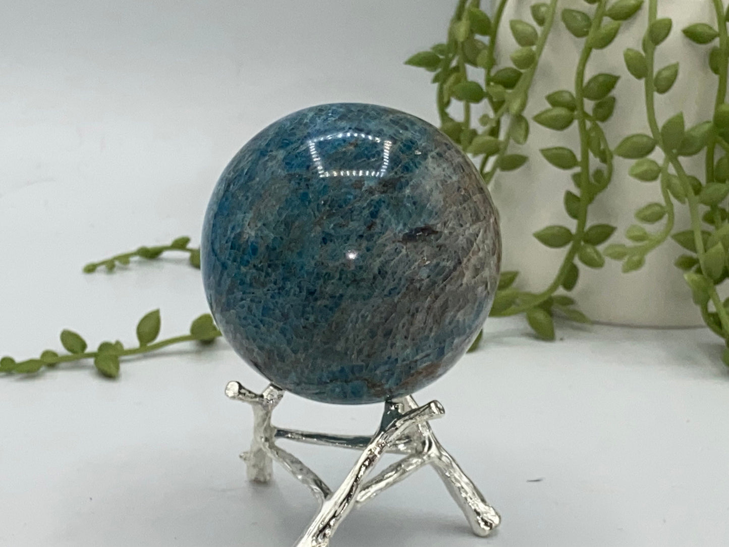 Natural Apatite Ball,Quartz Crystal Sphere ,Crystal Gifts,Divination Ball,Mineral Specimen,Reiki Healing cats eye Apatite, moroxite