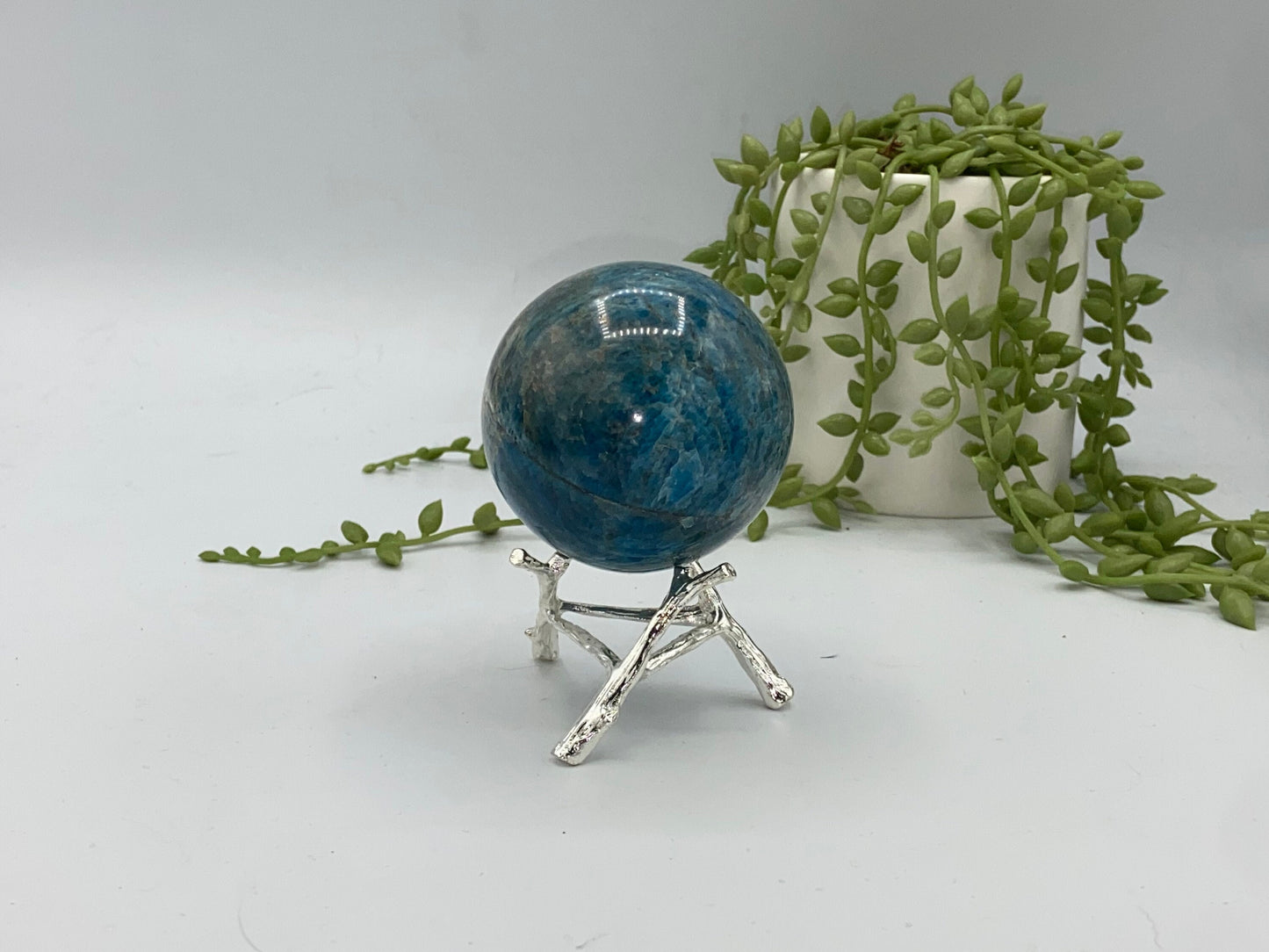 Natural Apatite Ball,Quartz Crystal Sphere ,Crystal Gifts,Divination Ball,Mineral Specimen,Reiki Healing cats eye Apatite, moroxite