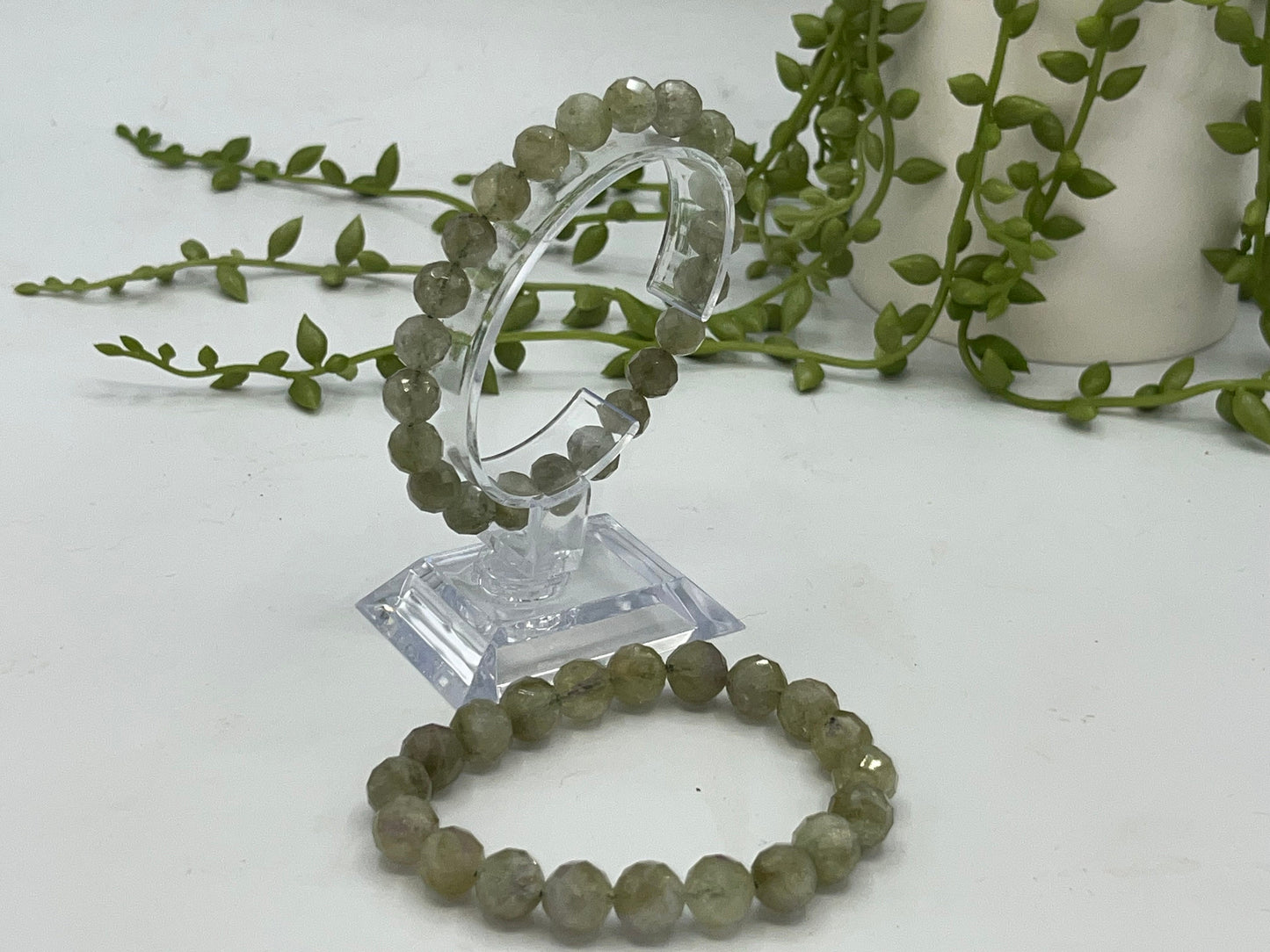 Faceted Prasiolite, green Amethyst/Quartz, Unisex Crystal Beads, 10mm Beads, Stretchy Gemstone Bracelet, Healing, Stone for Love