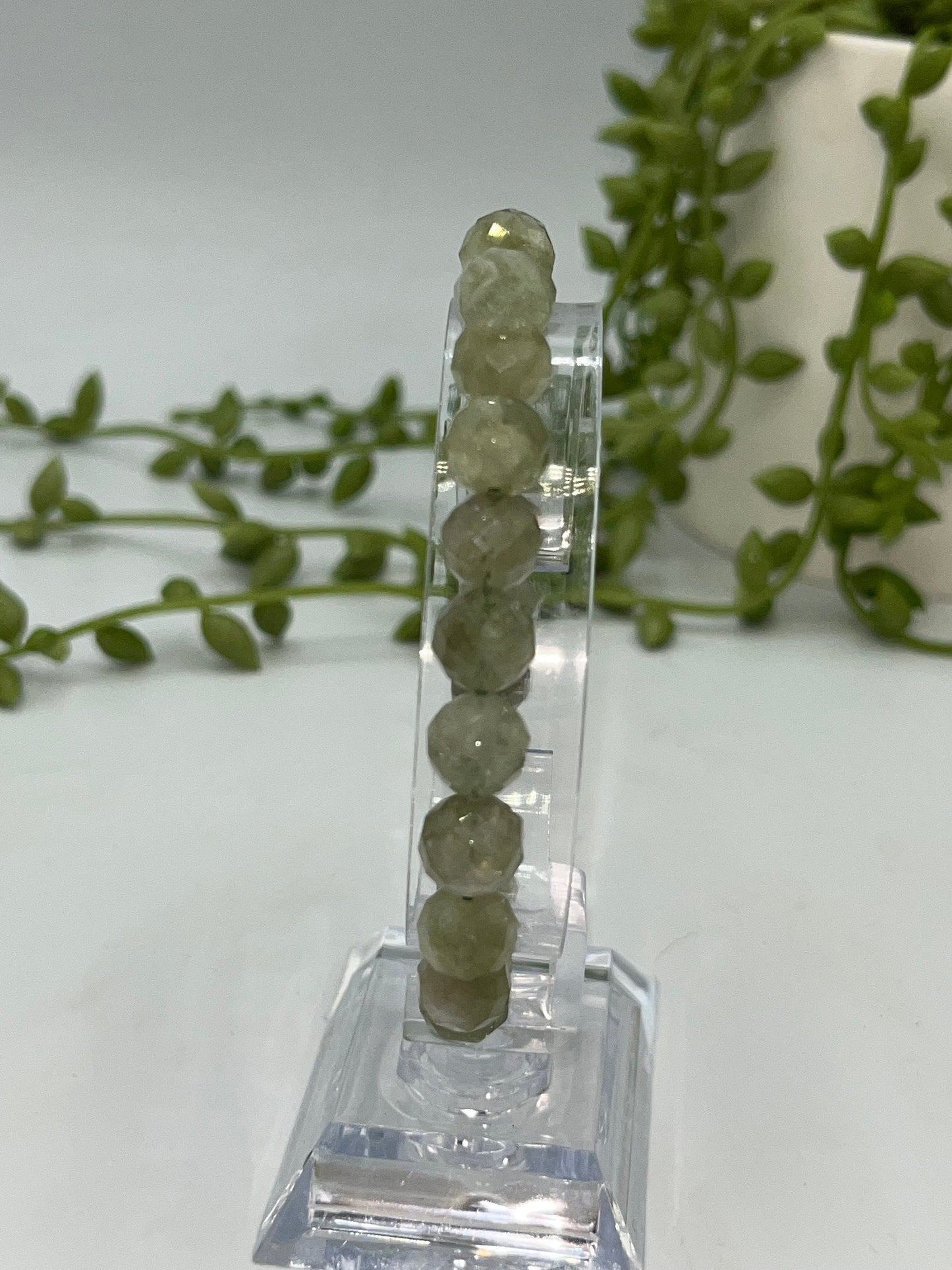 Faceted Prasiolite, green Amethyst/Quartz, Unisex Crystal Beads, 10mm Beads, Stretchy Gemstone Bracelet, Healing, Stone for Love