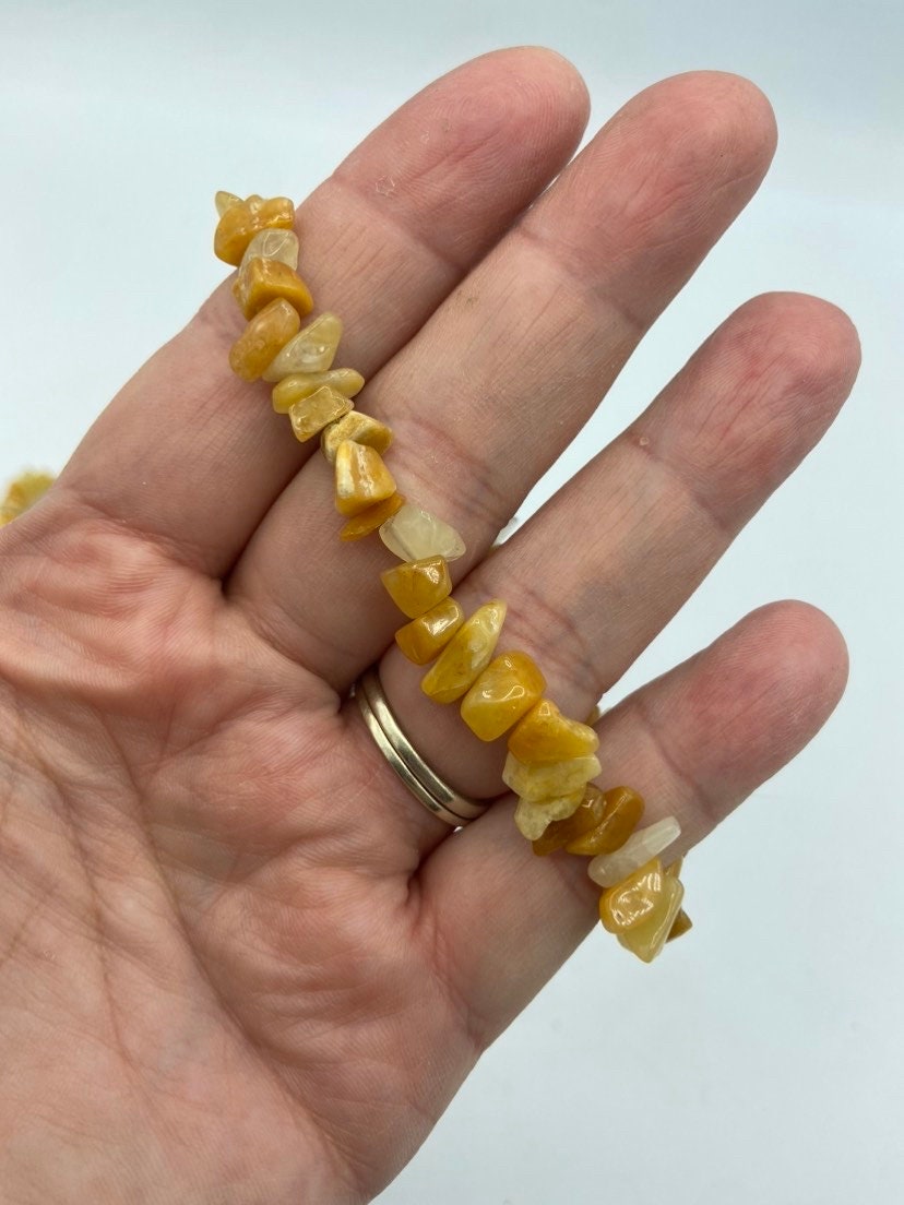 Yellow/honey Jade Crystal chip headed bracelet, Crystal Healing Gemstone. Happy and positive vibes, brings fortune and luck