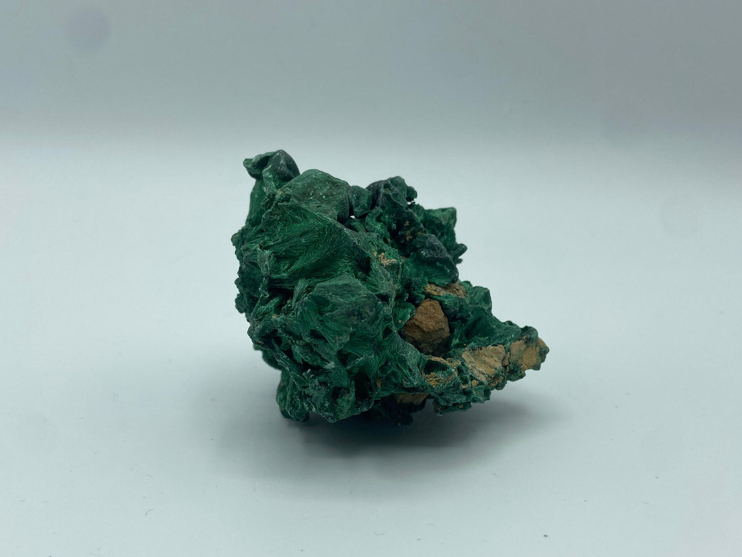 velvet malachite specimen (A), raw malachite mineral , ornamental crystals, healing crystals, home decoration, meditation