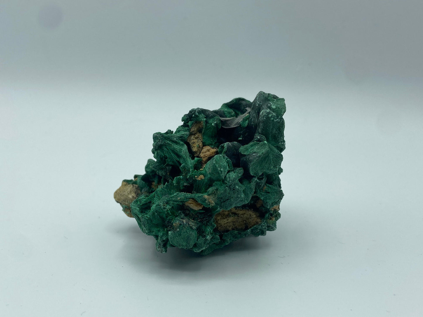 velvet malachite specimen (A), raw malachite mineral , ornamental crystals, healing crystals, home decoration, meditation