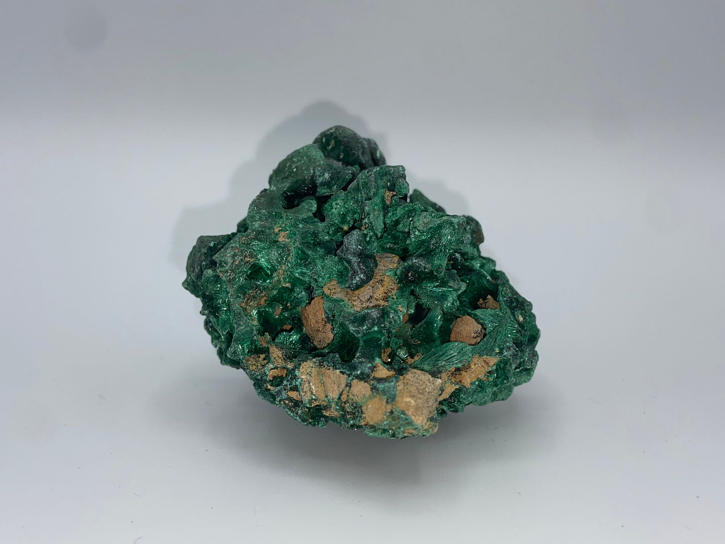 velvet malachite specimen (A), raw malachite mineral , ornamental crystals, healing crystals, home decoration, meditation