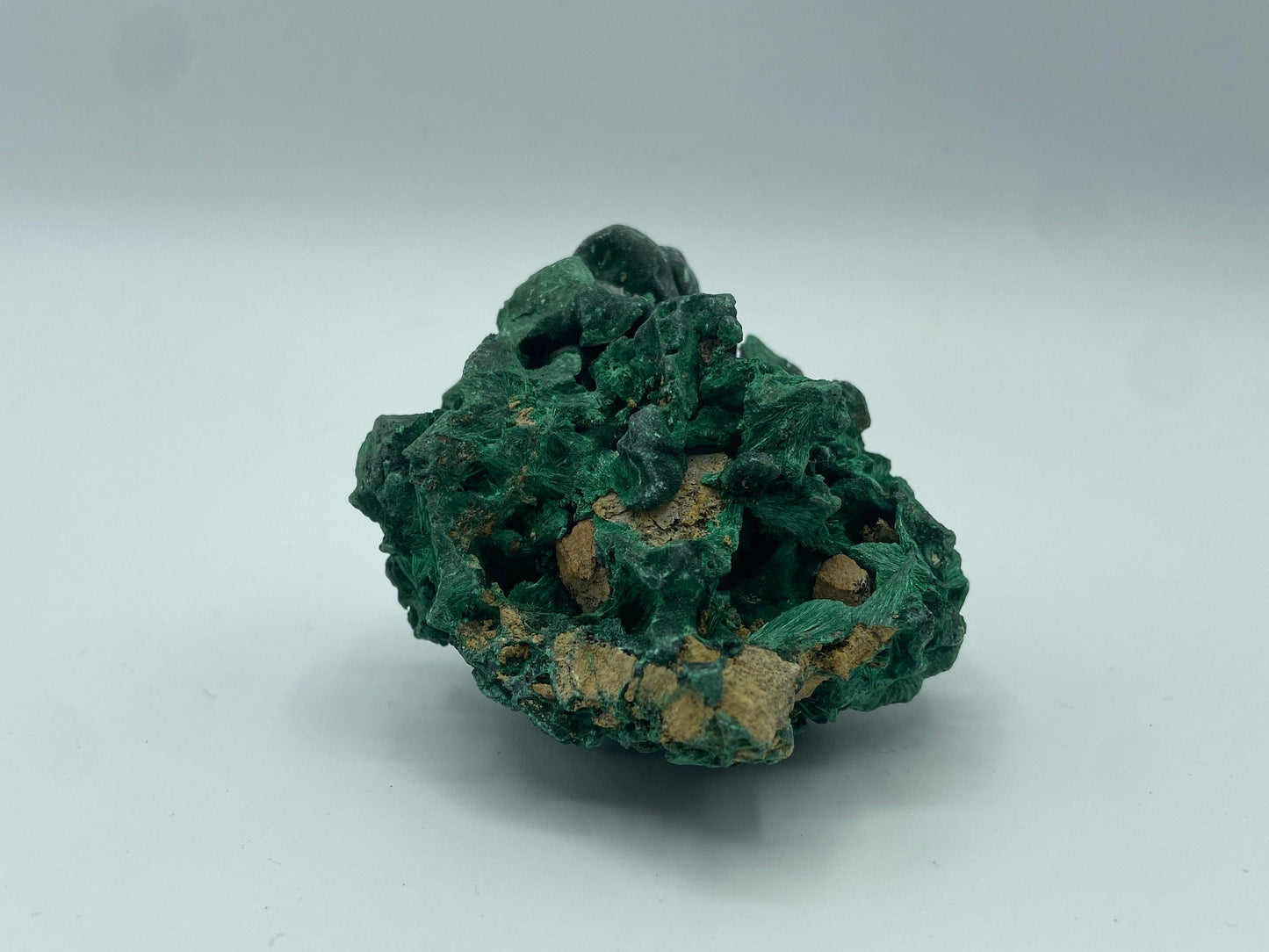 velvet malachite specimen (A), raw malachite mineral , ornamental crystals, healing crystals, home decoration, meditation