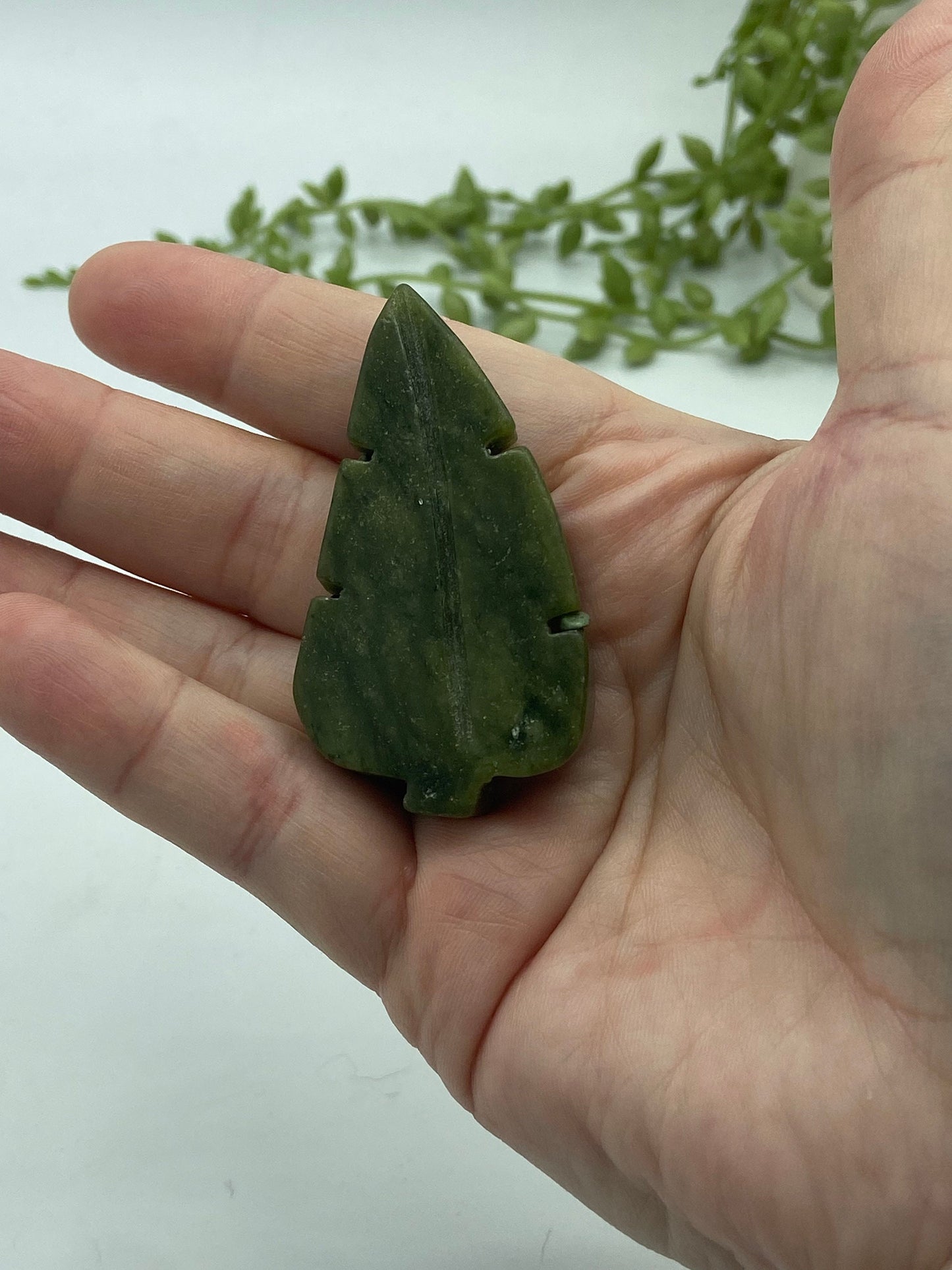 Serpentine leaf carving, new Jade, bowenite, serpophite, infinity stone, Crystal carving, gemstone leaves