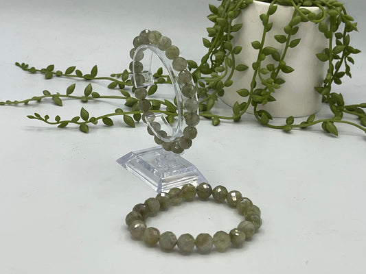 Faceted Prasiolite, green Amethyst/Quartz, Unisex Crystal Beads, 10mm Beads, Stretchy Gemstone Bracelet, Healing, Stone for Love