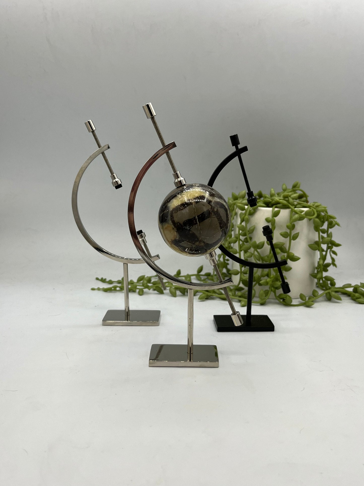 Globe style sphere holder, Tellurium sphere stand, ideal for small to medium spheres.