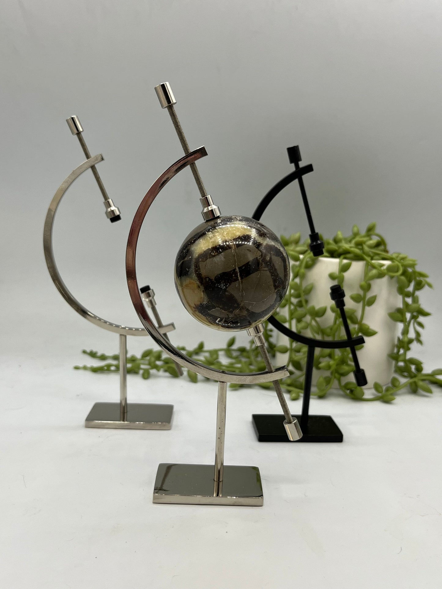 Globe style sphere holder, Tellurium sphere stand, ideal for small to medium spheres.